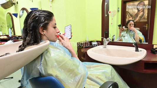 2303 Barberette Leyla multicaped coloring bleaching by salonbarber