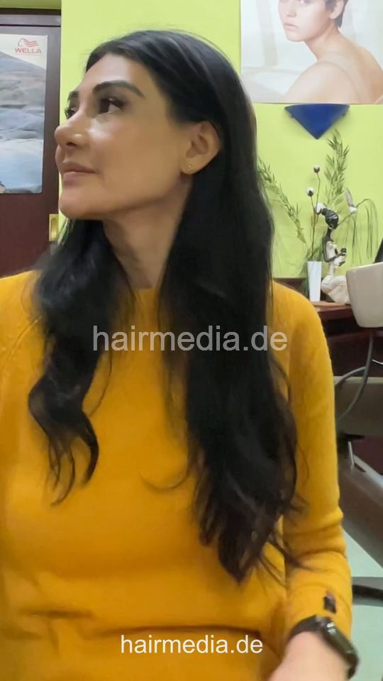 2308 Mother Lily shampoo and blow, kid controlled - facecam vertical video