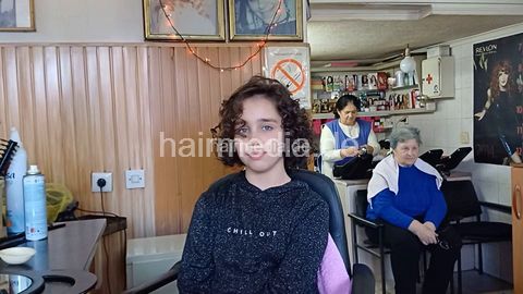 6235 partials perm and wetset daughter MajaM shampoo by barber and wetset by barberette