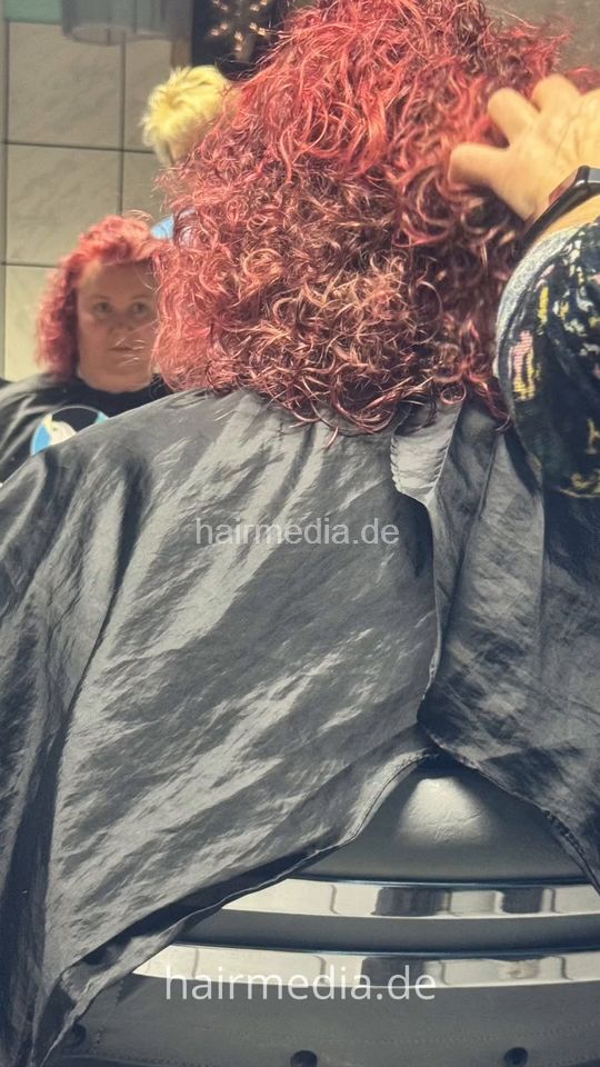 1269 Yvonne 241218 GDR Salon forward shampoo, cut and tint Part 2 going red