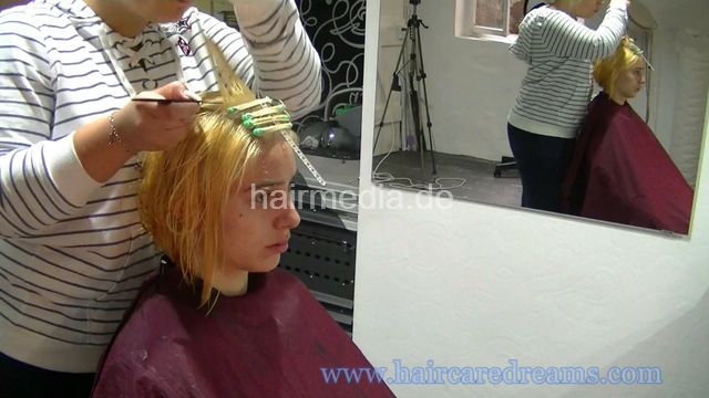 Oliya blonde perm