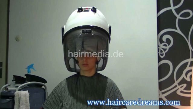 Oliya blonde perm