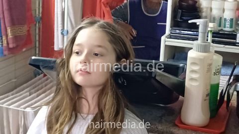 V&R family PetraV cam 2 young girl shampoo by barber