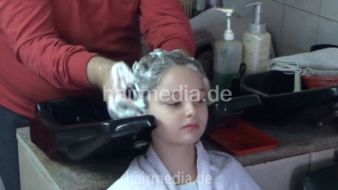 V&R family PetraV young girl