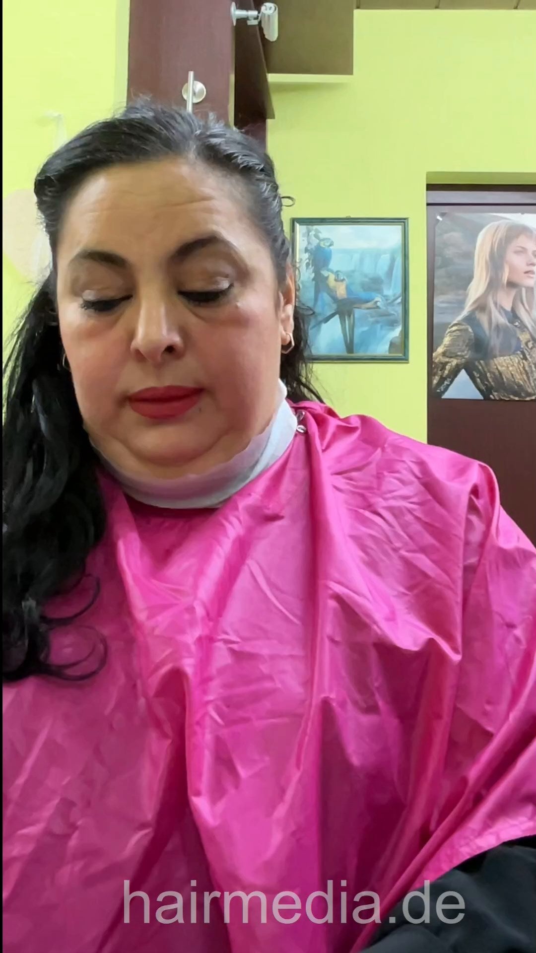 6228 Salma 1 by barber forward head shampooing