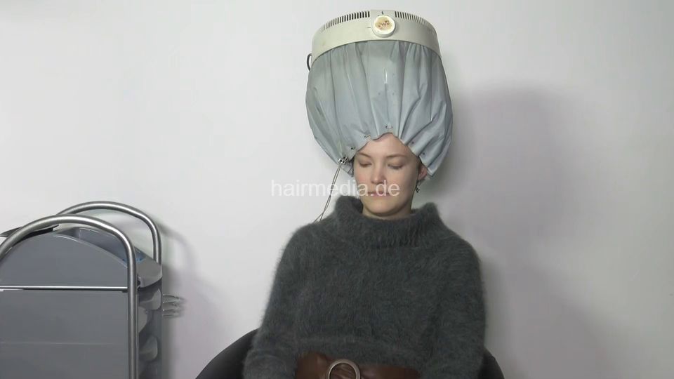 Sarasa - complete video: backward shampoo, bowl haircut, second haircut, rollerset, bleaching, dying, haircut, perm, short perm