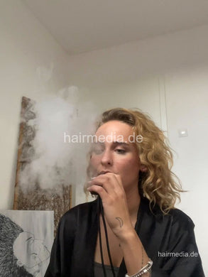 1235 Smoking MeikeR long curly hair self forward shampoo and style