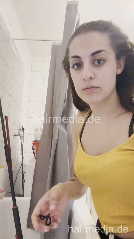 1076 TatjanaFr self shampooing at home over bath tub and styling 230715
