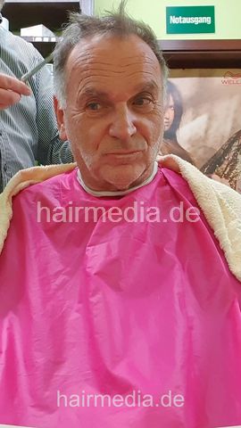 Sigi by barber scalp massage haircut, blow
