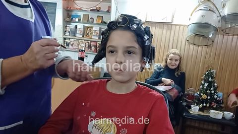 New year girls TeaP daugther shampoo, haircut and wetset by barberette