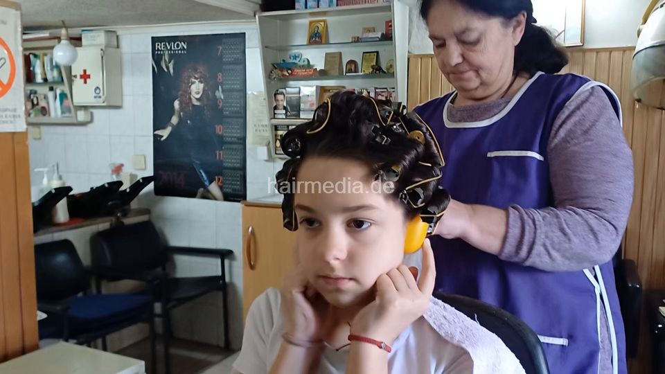 April cut - TeaP shampoo, cut, wetset. Also done by old lady barber Ružica. Controlled by mom
