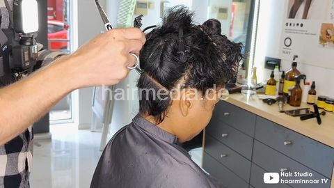 Tia gives the stylist free rein