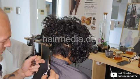 Tia gives the stylist free rein