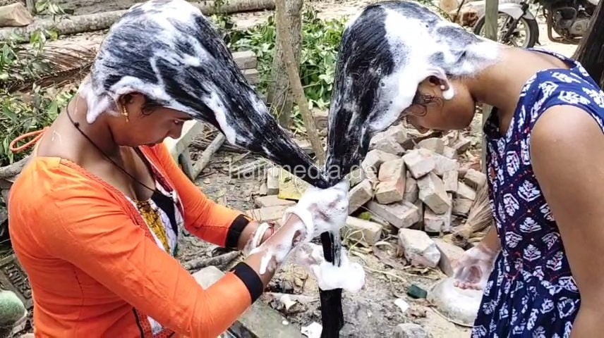 1242 Two Models Long Hair Oiling And Forward Hair Washing