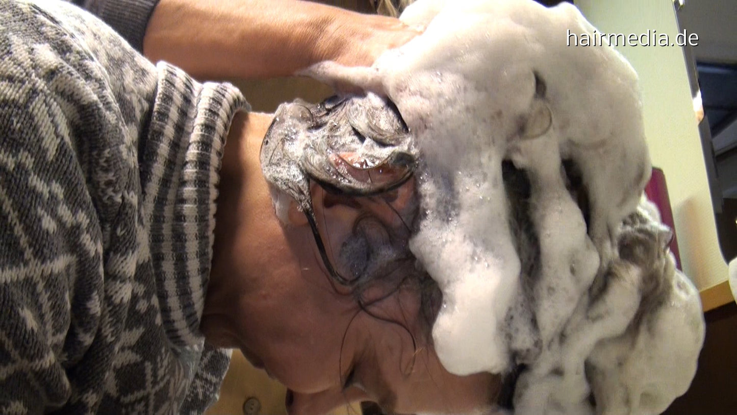8098 austrian truckdriver shampooing and styling video
