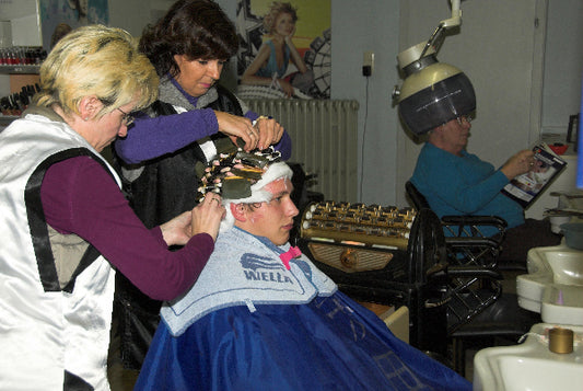 Vintage Heat Perm Technique with Wella D17 1960s Hot Perm Machine on Male Client – Salon Rathai Gersfeld