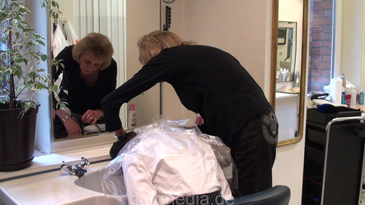 6082 Chantalle by Monika 1 strong forward shampoo hairwash