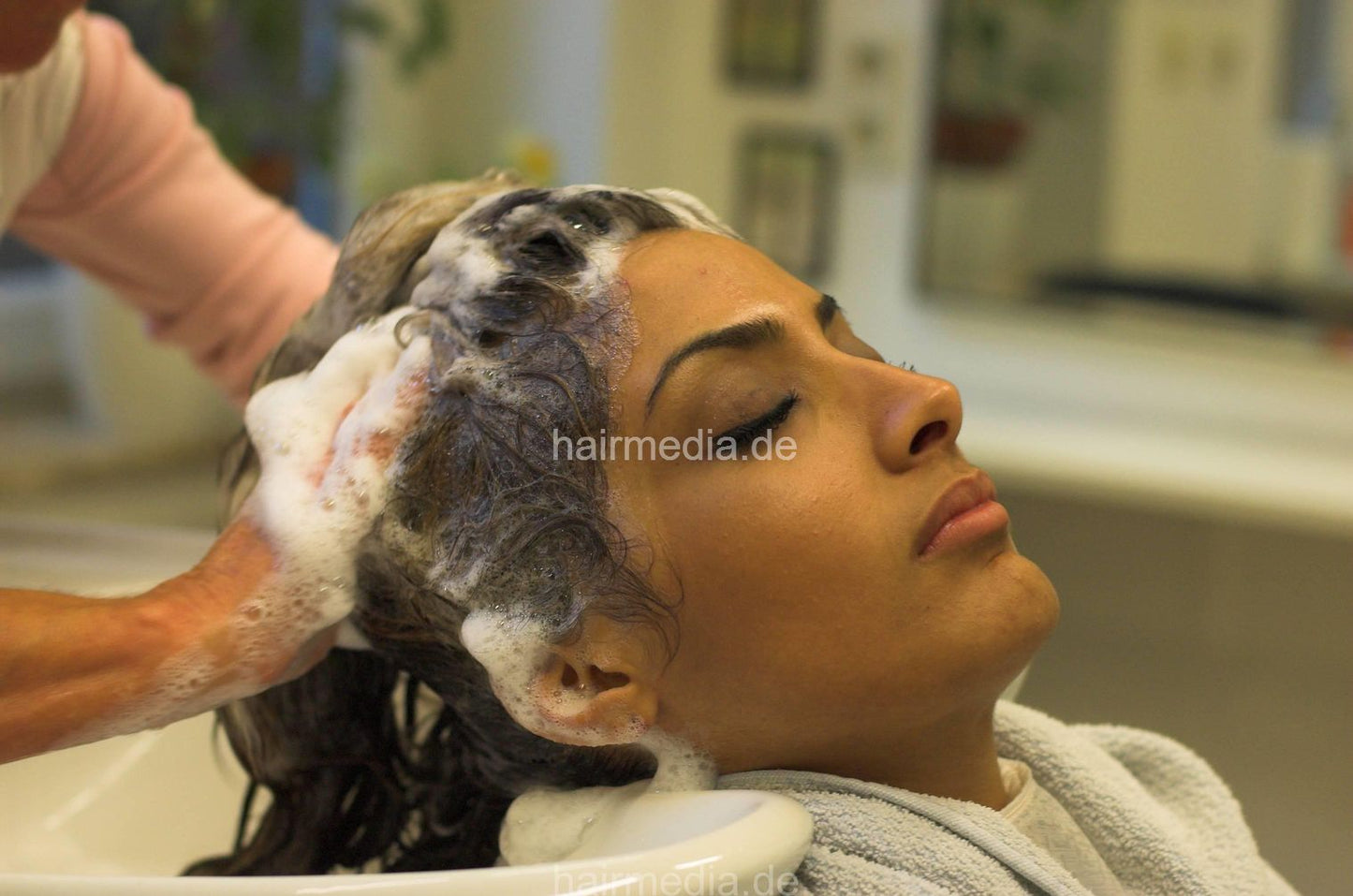 6086 Laila Hannover salon wetset complete 52 pictures for download
