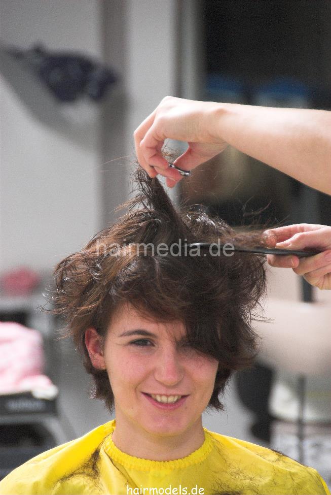 8036 Heidi drycut, wash and wet cut complete 39 min video and 66 pictures for download