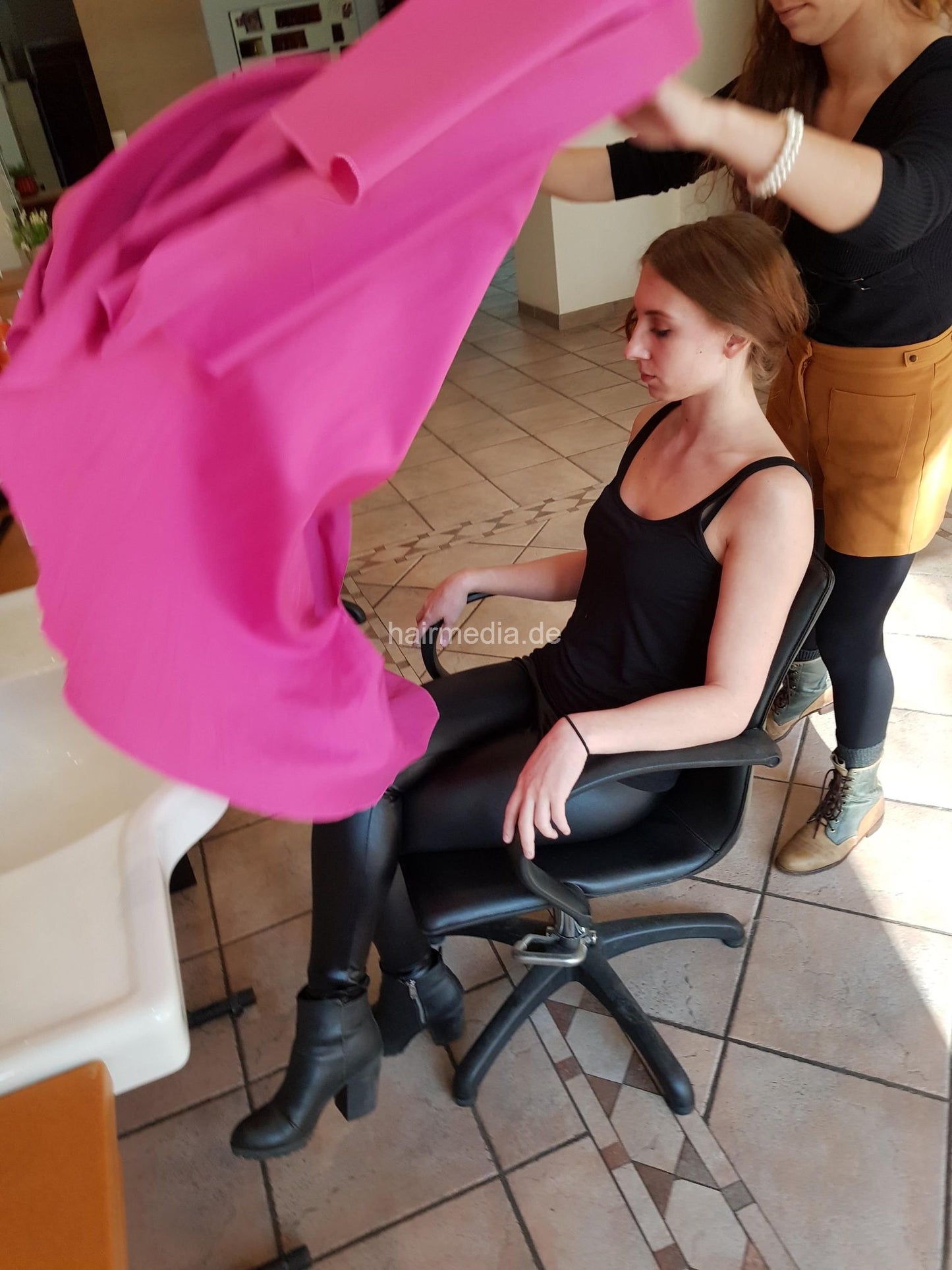 1000 Veronique and Gayane caping session pictures for dowload