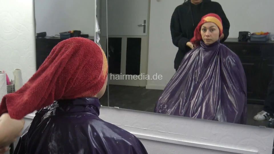 2206 Sari shampoo day at Melody Salon - upright shampoo