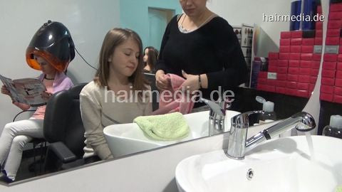 1024 Tammy and Angela 3 kid forward shampoo hairwash