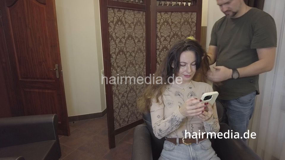 7201 Ukrainian hairdresser Vilnius 2411 Perm 1