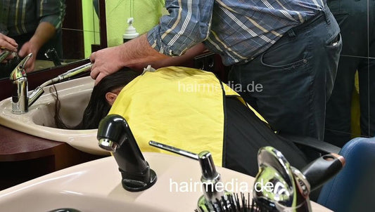 2303 Leyla100 very thick and very long hair forward shampooing by barber backcam