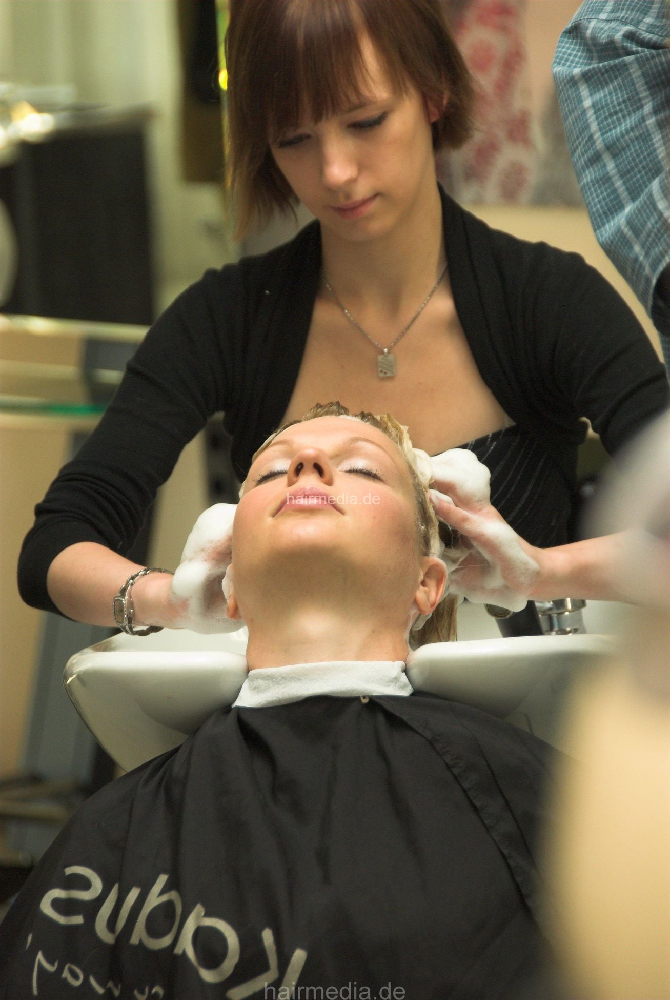 6102 1 Anja shampooing pre wet set blonde hair