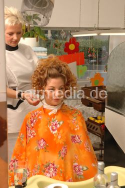 Shiwa Ludmilla Fr Ressler caping and haircutting and apron show pictures for download