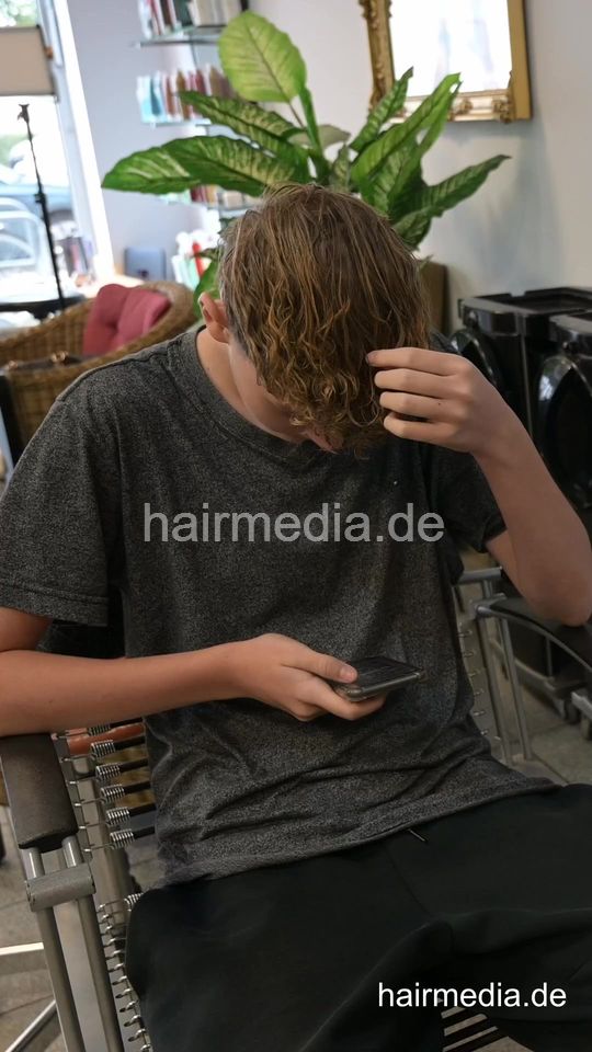 1188 05 Max youngboy by wet hair AlinaR forward shampooing vertical video