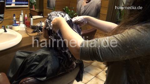 9075 05 Kübra thickhair by Ilham upright shampooing in salonchair
