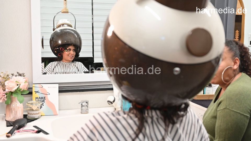 540 07 Nasrin under the dryer and finish by Juanita