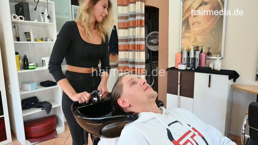 1204 08 MichelleH doing Miglo backward salon shampooing