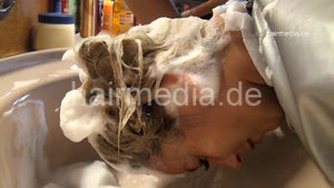 1017 12 Janette by Juliane forward shampoo hairwash in salon bowl