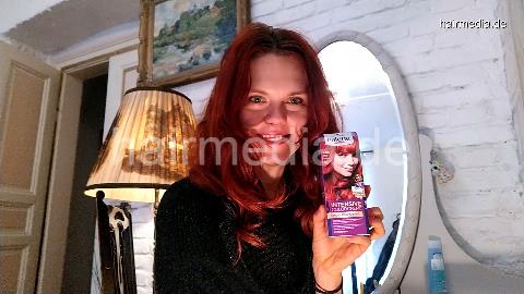 1150 JulieS redhead home 210306 self coloring tint red in CZ black pullover