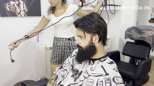 1155 Neda Salon 20220715 long haired male customer
