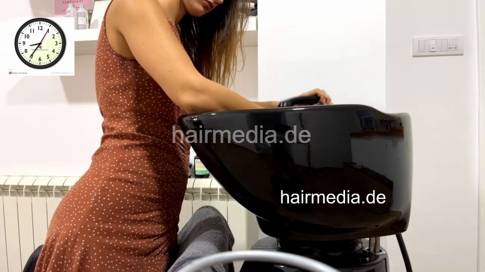 1177 Neda revival Salon 20220628 livestream self hairwash forward and style