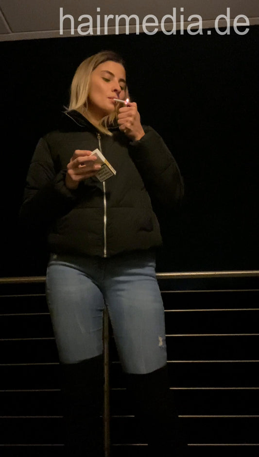 1206 MichelleH smoking at home 230308 boots and jeans