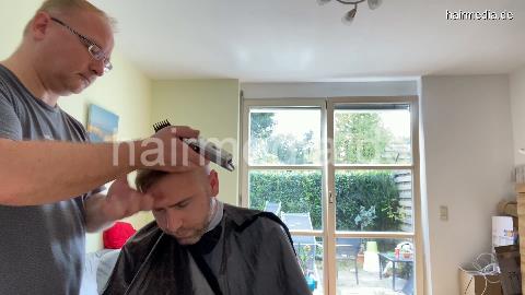 2012 20201210 homeoffice buzzcut by Nico and shampoo