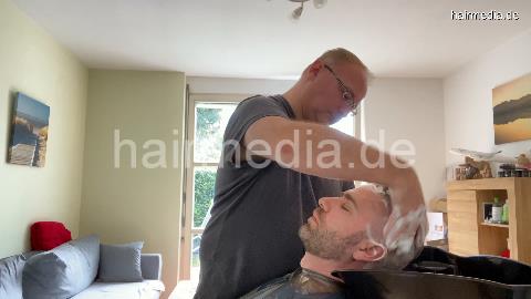 2012 20201210 homeoffice buzzcut by Nico shampoo part only