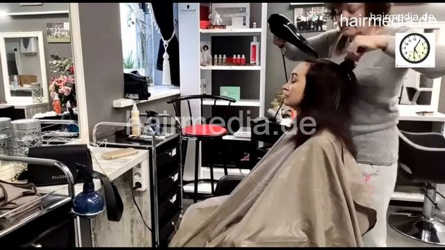 7201 Ukrainian hairdresser in Kaunas 220330 drycut 6 cut and blow