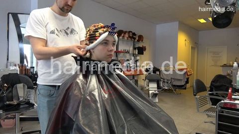 7202 Ukrainian hairdresser in Berlin 220515 1st 3 perm