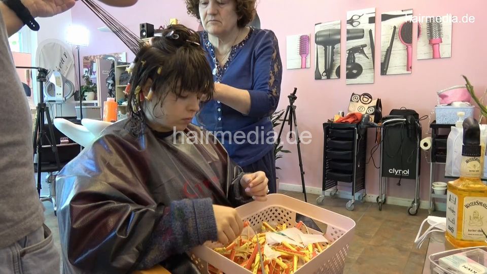 7202 Ukrainian hairdresser in Berlin 220515 4th 3 teen perm set