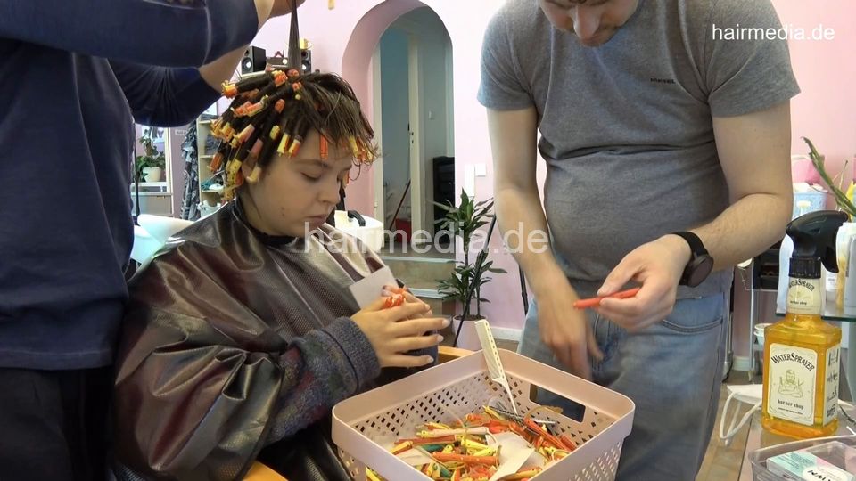 7202 Ukrainian hairdresser in Berlin 220515 4th 4 teen perm process