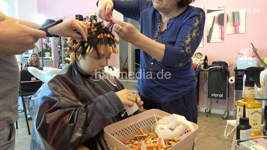 7202 Ukrainian hairdresser in Berlin 220515 4th 4 teen perm process