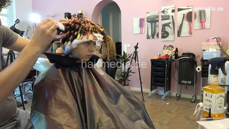 7202 Ukrainian hairdresser in Berlin 220515 4th 4 teen perm process