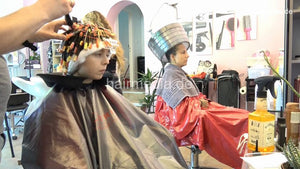 7202 Ukrainian hairdresser in Berlin 220515 4th 4 teen perm process