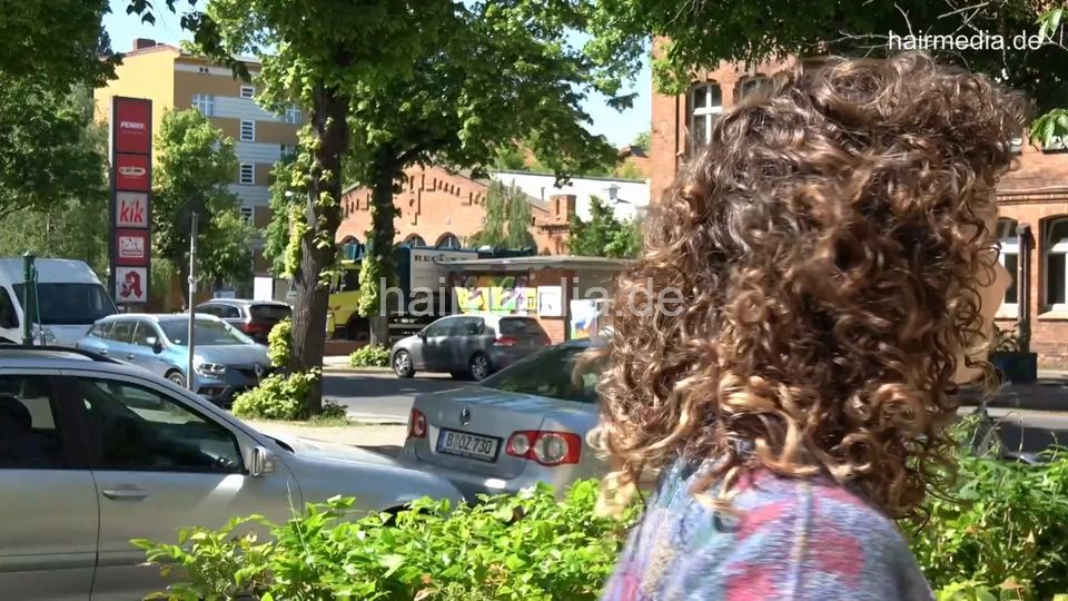 7202 Ukrainian hairdresser in Berlin 220515 4th 6 teen perm process and finish