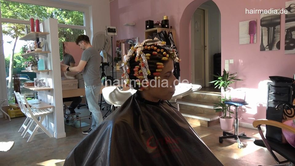 7202 Ukrainian hairdresser in Berlin 220515 5th 2 perm